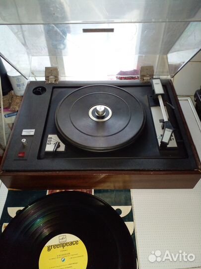 Продам проигрыватель винила