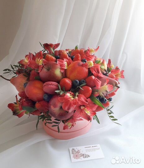 Букеты из фруктов и ягод