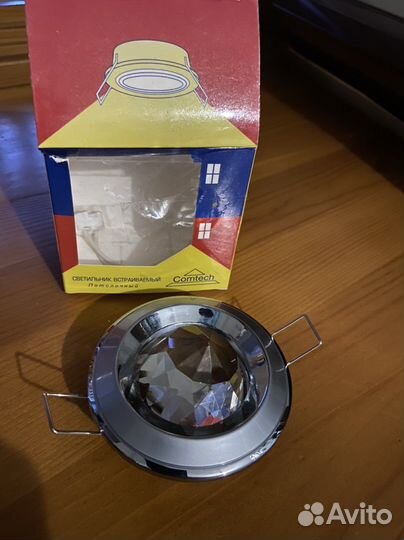 Светильник встраиваемый потолочный