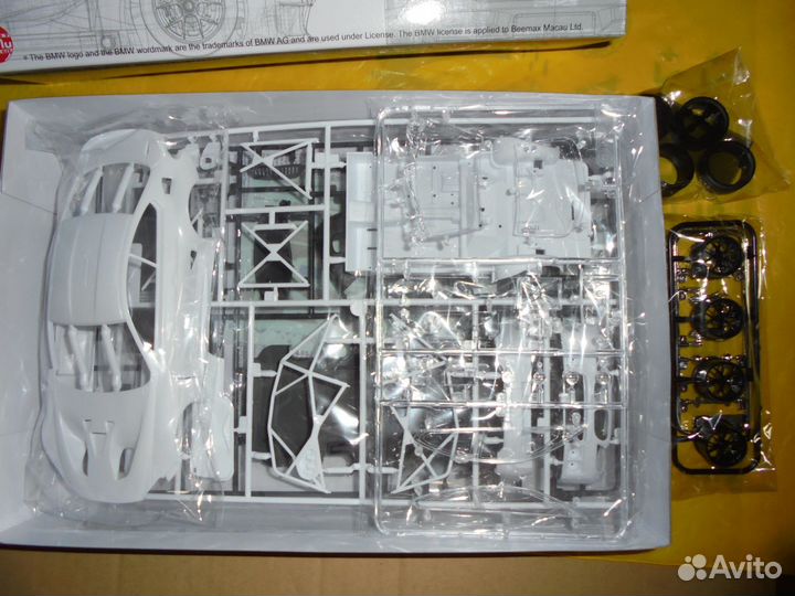 NU-2407 NuNu BMW-M6 GT-3 Tamiya Aoshima