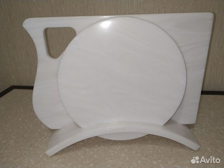 Комплект на кухню из камня