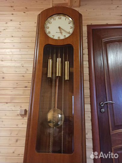 Старинные напольные четвертные часы Янтарь