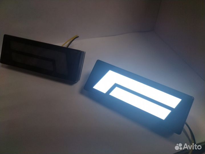 Поворотник Нива Урбан на крыло две полосы Новые