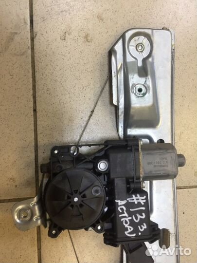 Стеклоподъемник задний правый Opel Astra J A16XER