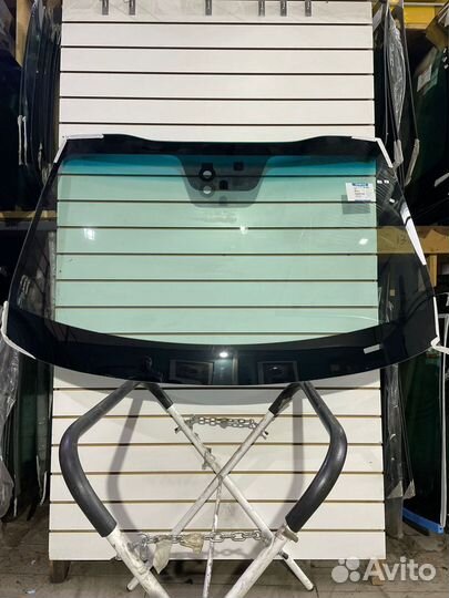 Лобовое стекло Шкода Октавия