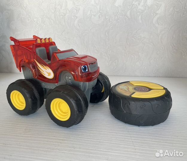 Вспыш на пульте управления и чудо машинки