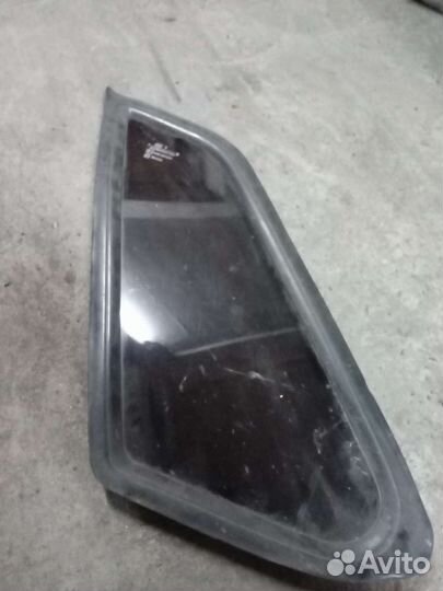 Стекло заднее боковое правое 21099