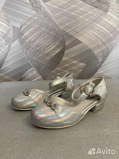 Туфли для девочки р25