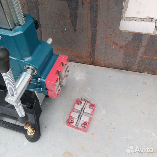 Стойка для алмазного сверления