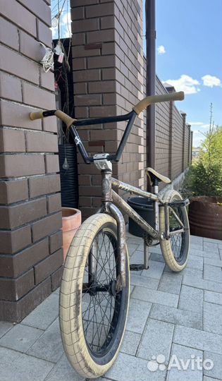 Трюковой велосипед BMX