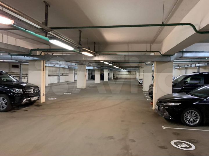 Машиноместо, 11 м²