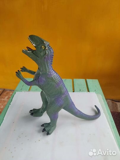 Динозавр Дракон
