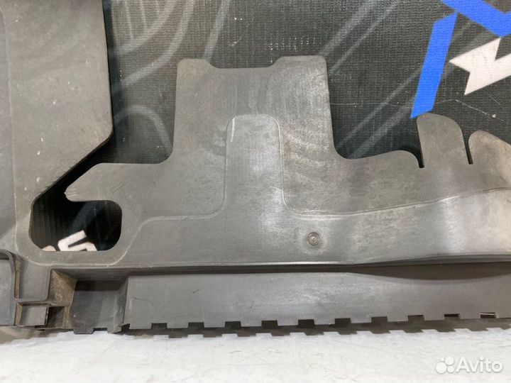 Воздуховод радиатора правый Audi A6 C6 BDW 2005