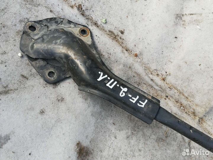 Распорка передних стоек Форд Фокус 2