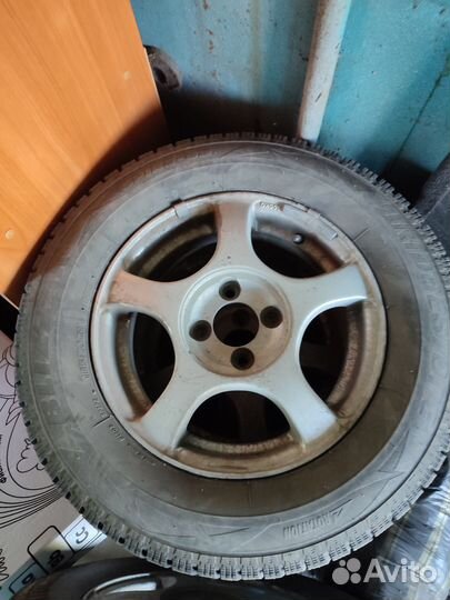 Литые диски с зимней резиной 185/70R14 bridgestone