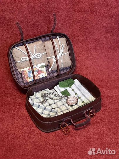 Винтажный чемодан с наполнением(миниатюра)