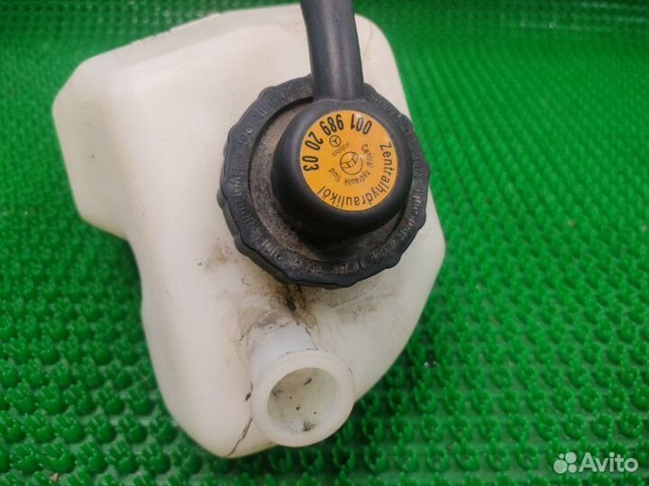 Бачок гидроусилителя Mercedes Benz E-Class W210