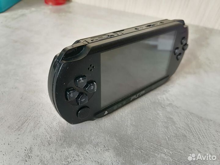 Sony PSP Е1008 8gb Прошита,999игр