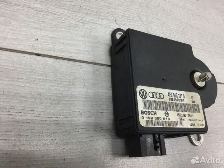 Блок управления зарядом аккумулятора Audi A6