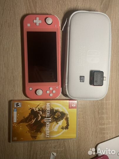 Nintendo switch lite +Mortal Kombat 11