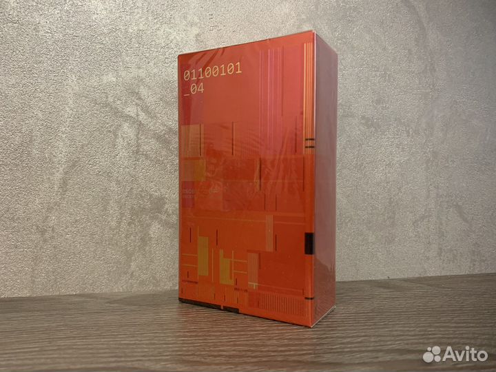 Escentric Molecules Molecule 04