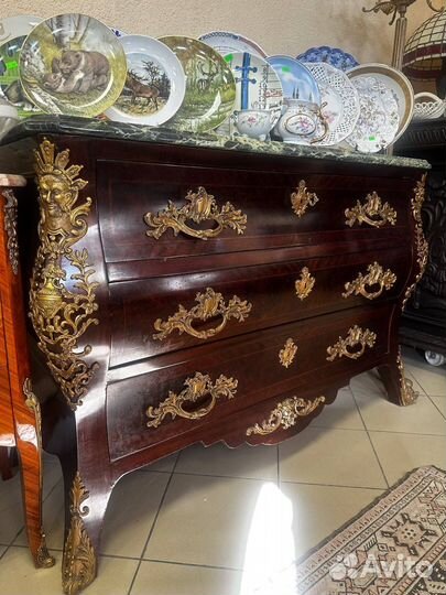 Антикварный комод
