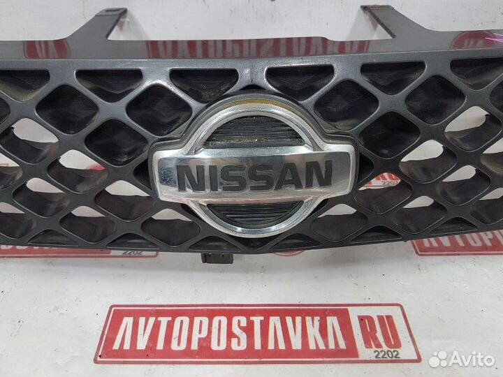 Решетка радиатора передняя Nissan X-Trail NT30