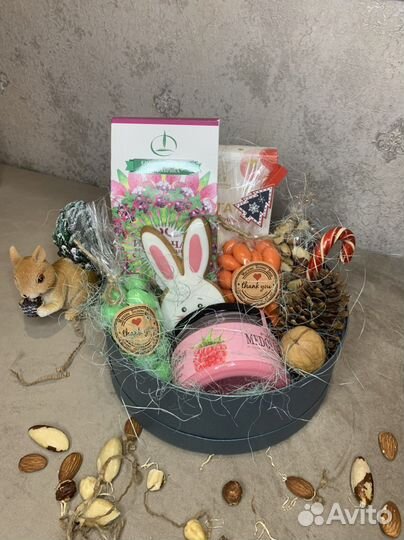 Подарочный бокс с медом, орешками, сухофруктом