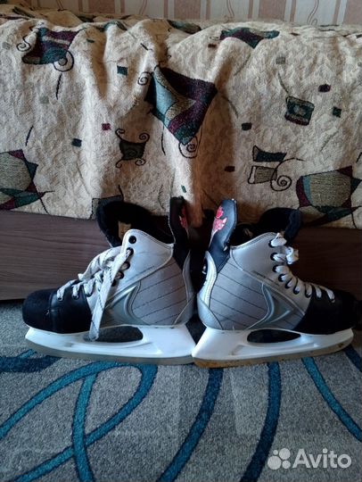 Коньки хоккейные