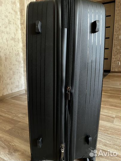 Чемодан на колесах большой xl