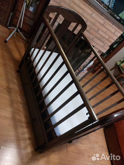 Детская кроватка 