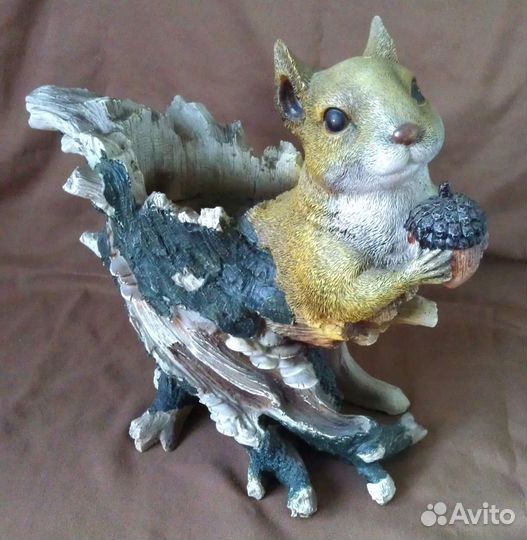 Скульптура Белка карандашница дерево, высота 24 см