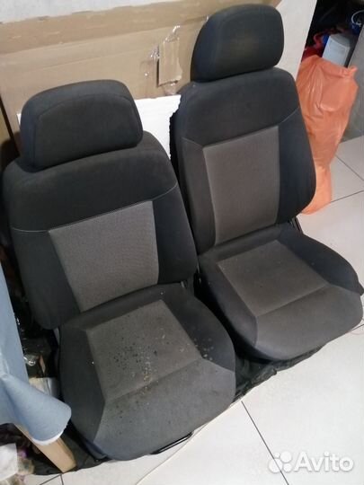 Передние сиденья Опель Астра h