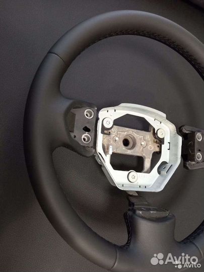 Руль Suzuki Grand Vitara перетянутый на обмен