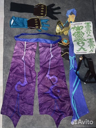 Косплей Сяо с париком геншин импакт