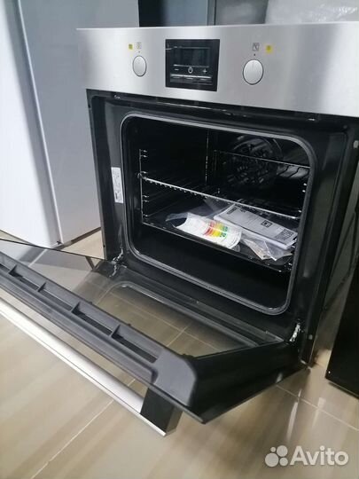 Духовой шкаф встраиваемый новый Zanussi серый