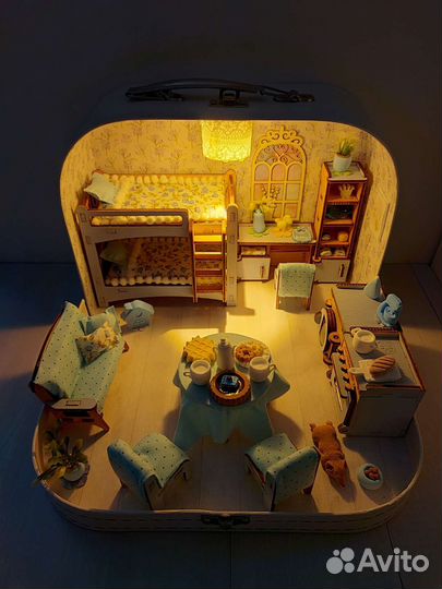Кукольный домик- чемодан с мебелью для лол, кукла