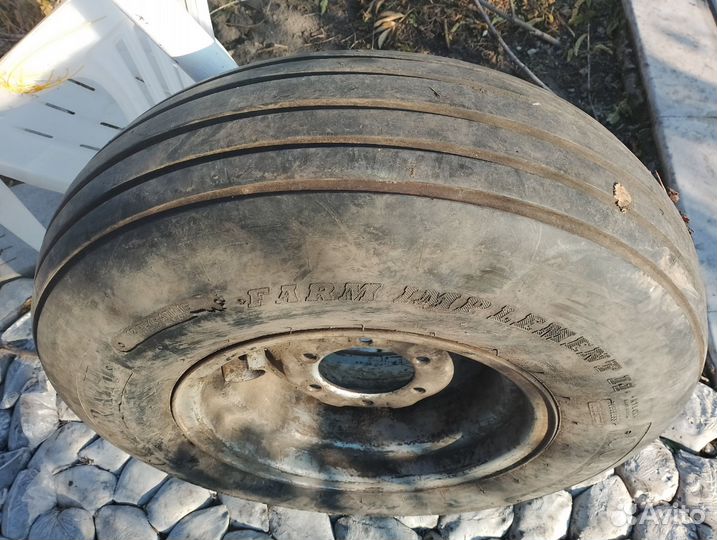 BKT MP 567 9.5 R15 121L