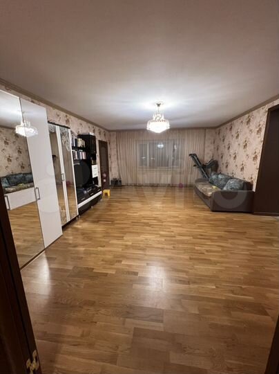 3-к. квартира, 130 м², 5/10 эт.