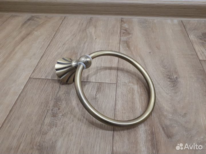 Вешалка-держатель полотенца (кольцо) под бронзу