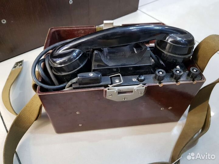 Старинный телефон