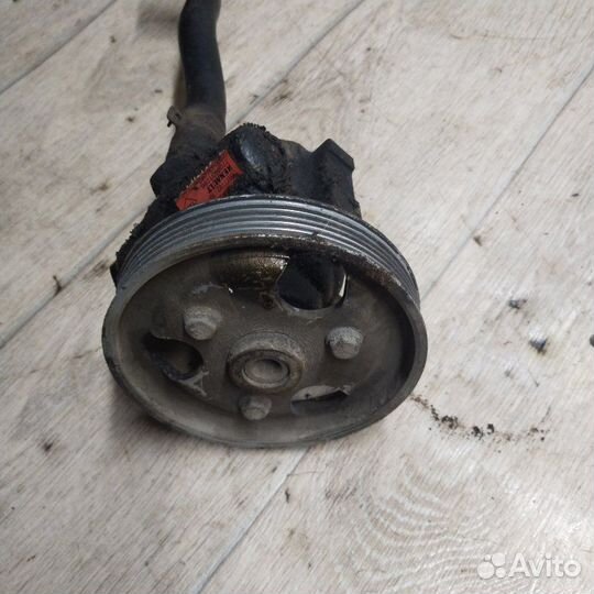 Насос гидроусилителя руля Renault Scenic K4M 1999