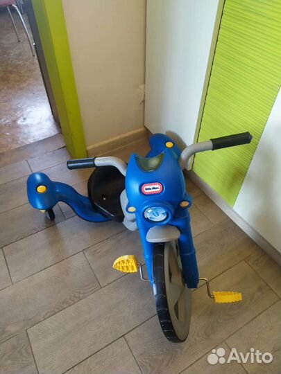 Детский трехколесный велосипед Little tikes