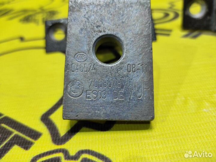 Петли двери передние правые Bmw X5 E70 N55 (3