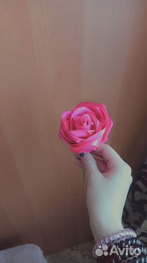 Цветы из атласных лент