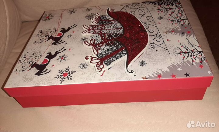 Коробка подарочная новогодняя