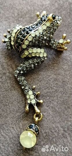 Брошь лягушка