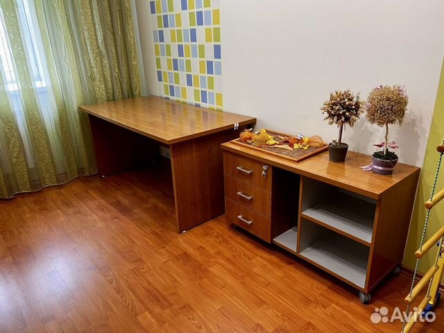 Мебель для офиса (стол, шкаф, тумба)