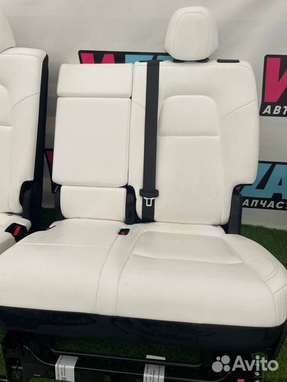 Комплект сидений (салон) Tesla Model Y 2022