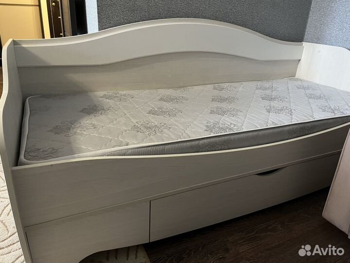 Кровать детская с ящиком